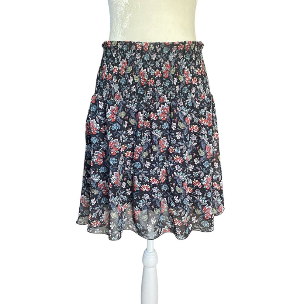 Cabi blue floral fully lined pull on mini skirt sheer overlay size medium